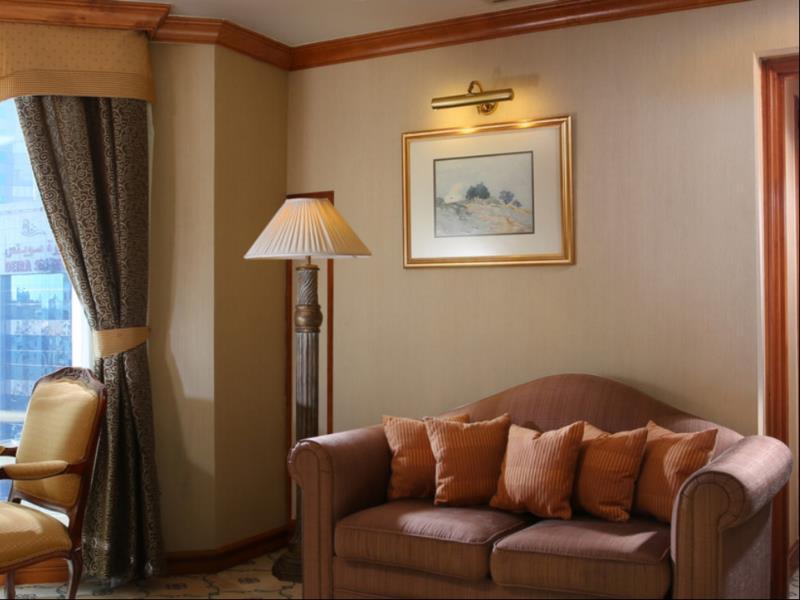 Knight Castle Hotel Дубай Экстерьер фото A picture light above a painting