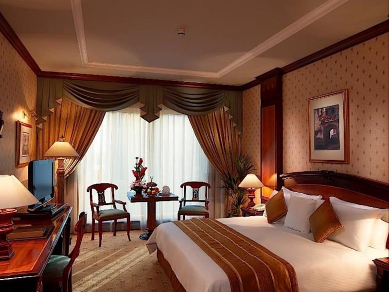 Knight Castle Hotel Дубай Экстерьер фото A room at the hotel