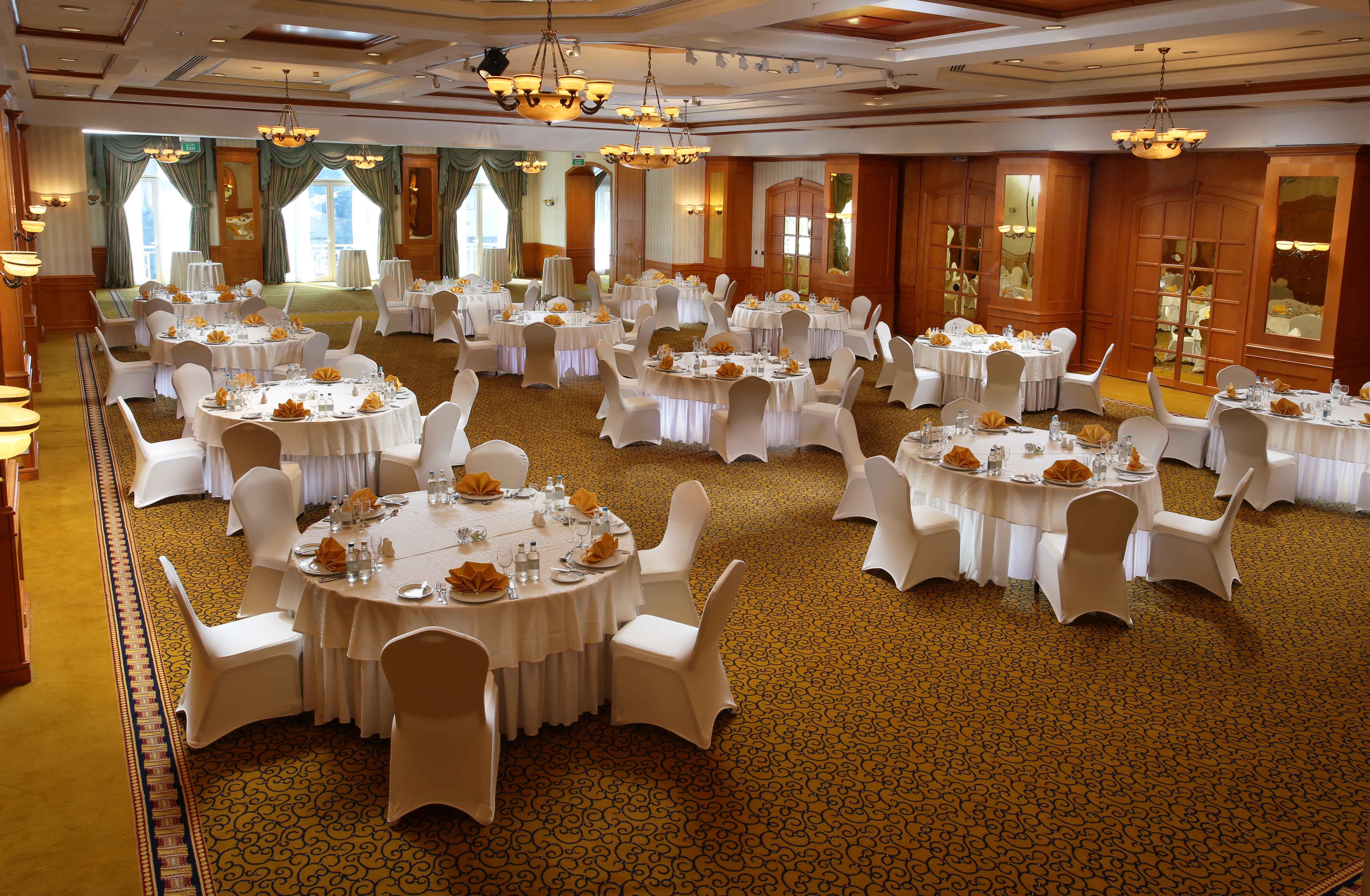 Knight Castle Hotel Дубай Экстерьер фото The ballroom