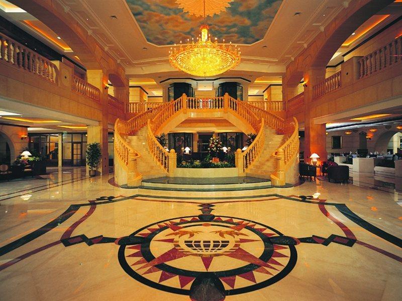 Knight Castle Hotel Дубай Интерьер фото Lobby