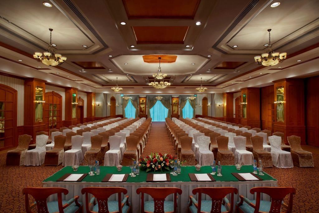Knight Castle Hotel Дубай Экстерьер фото The Royal Ballroom