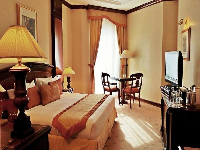 Knight Castle Hotel Дубай Экстерьер фото A room at the hotel