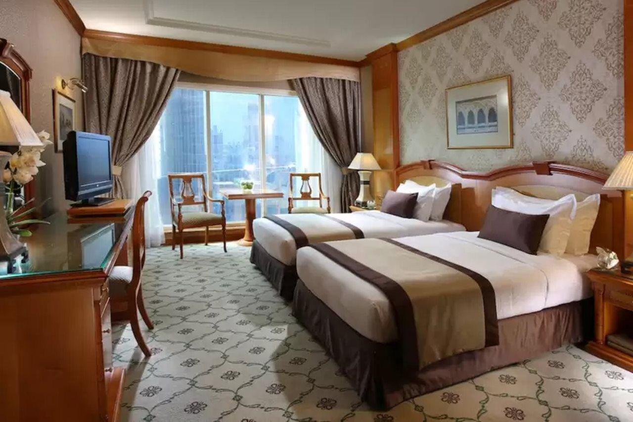 Knight Castle Hotel Дубай Экстерьер фото A room at the hotel