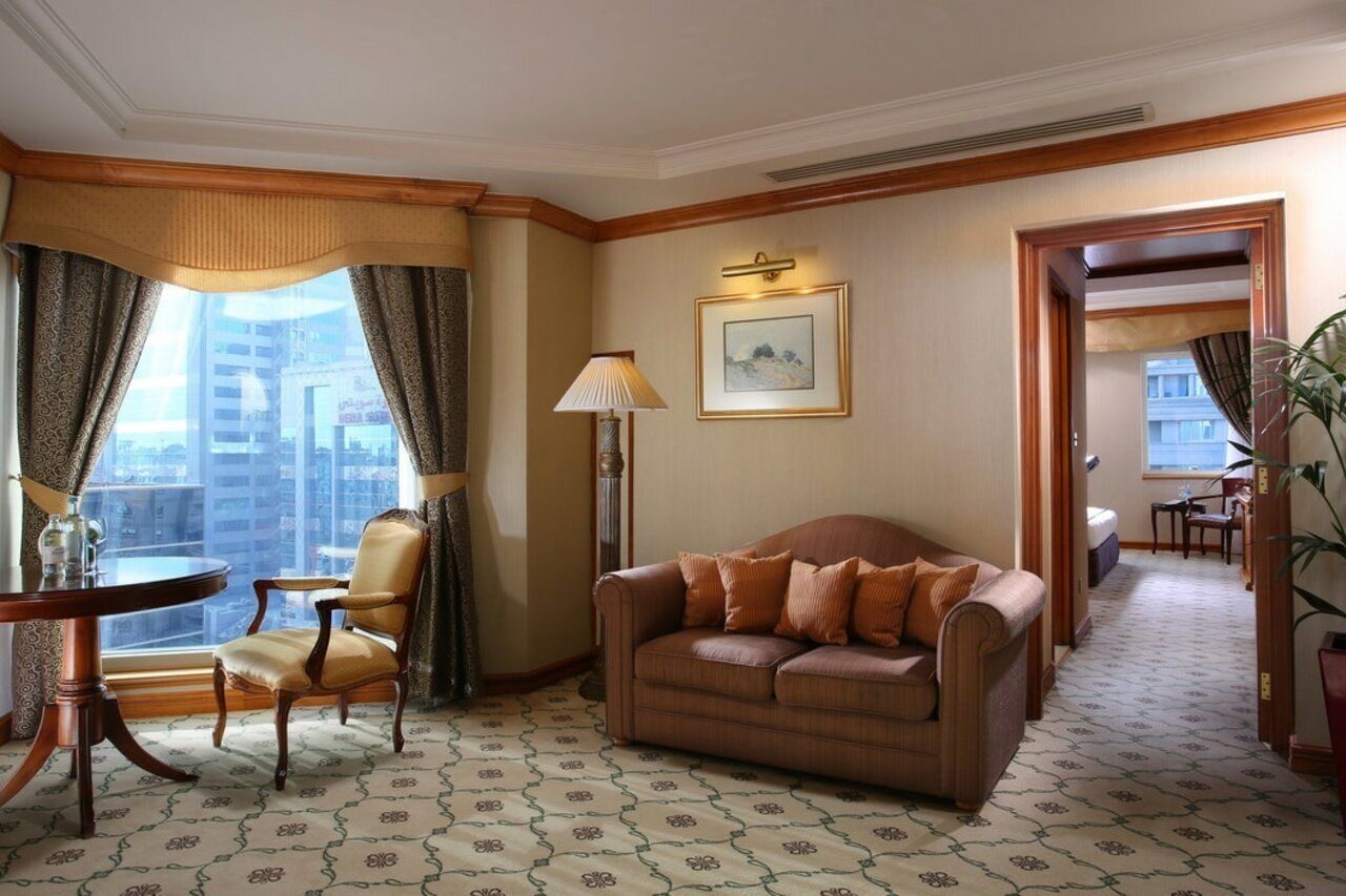 Knight Castle Hotel Дубай Экстерьер фото A suite at the hotel